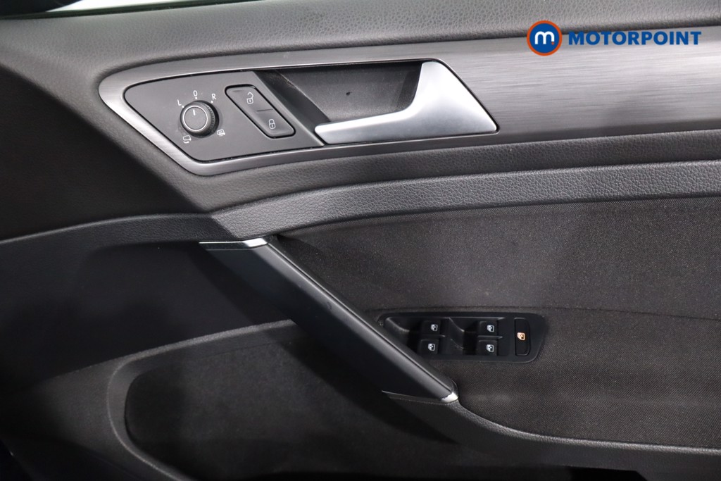 Used Volkswagen Golf 2019 for sale - 76494837: Photo 29