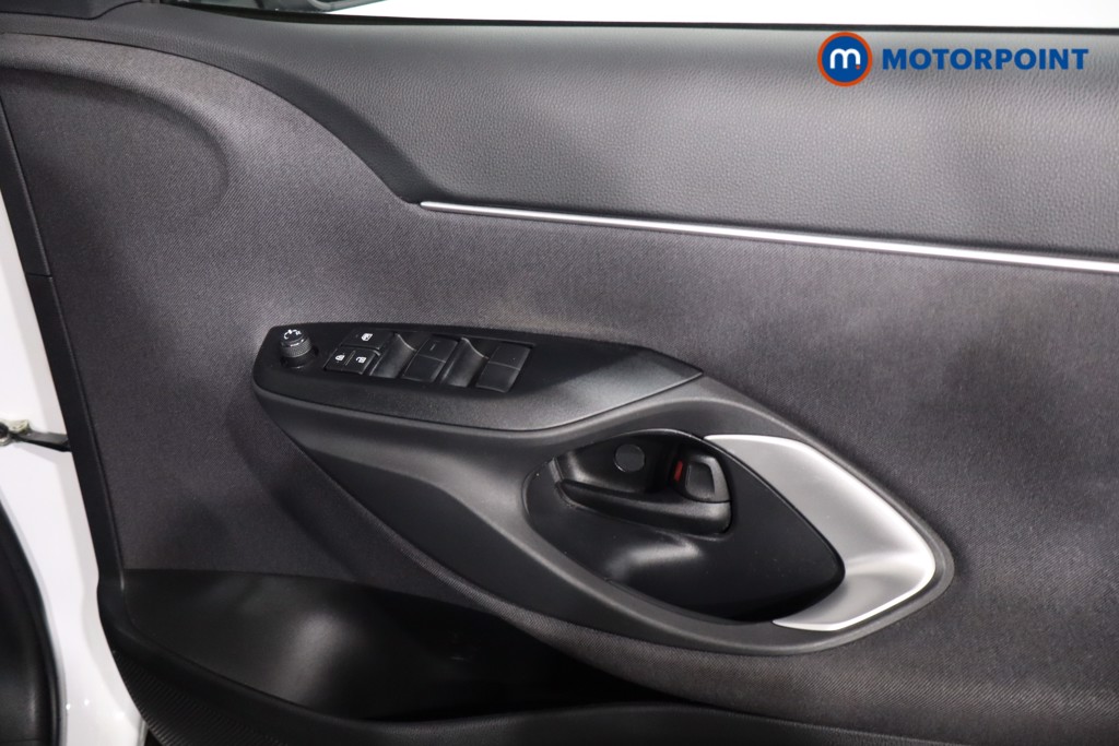 Used Toyota Yaris Cross 2024 for sale - 76330200: Photo 29