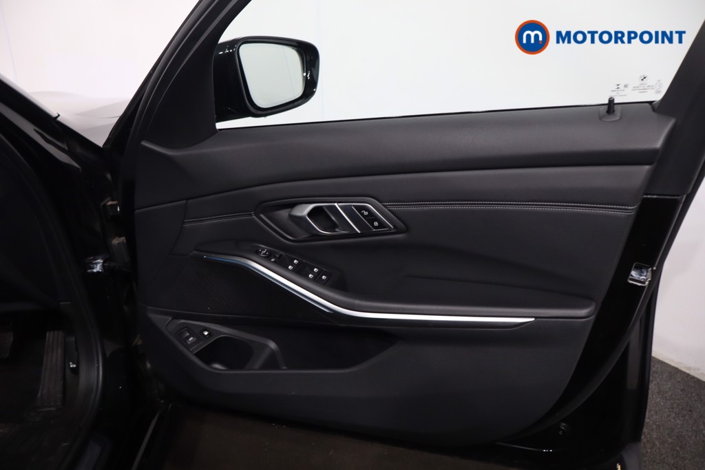 Used BMW 3 Series 2021 for sale - 77221232: Photo 31