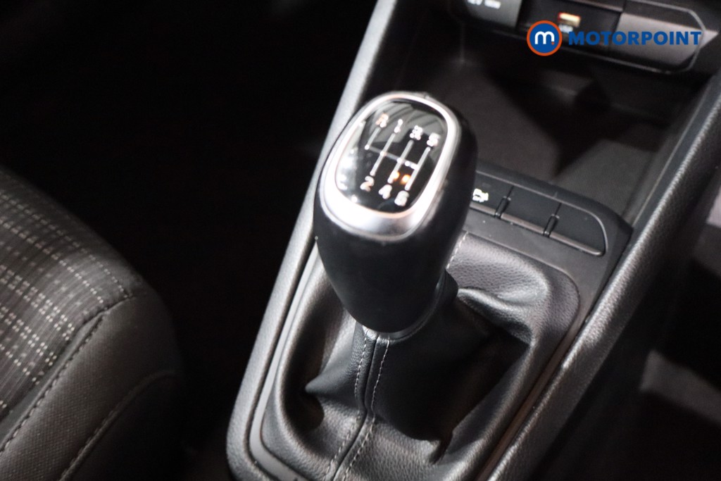 Used Kia Stonic 2023 for sale - 76449919: Photo 22