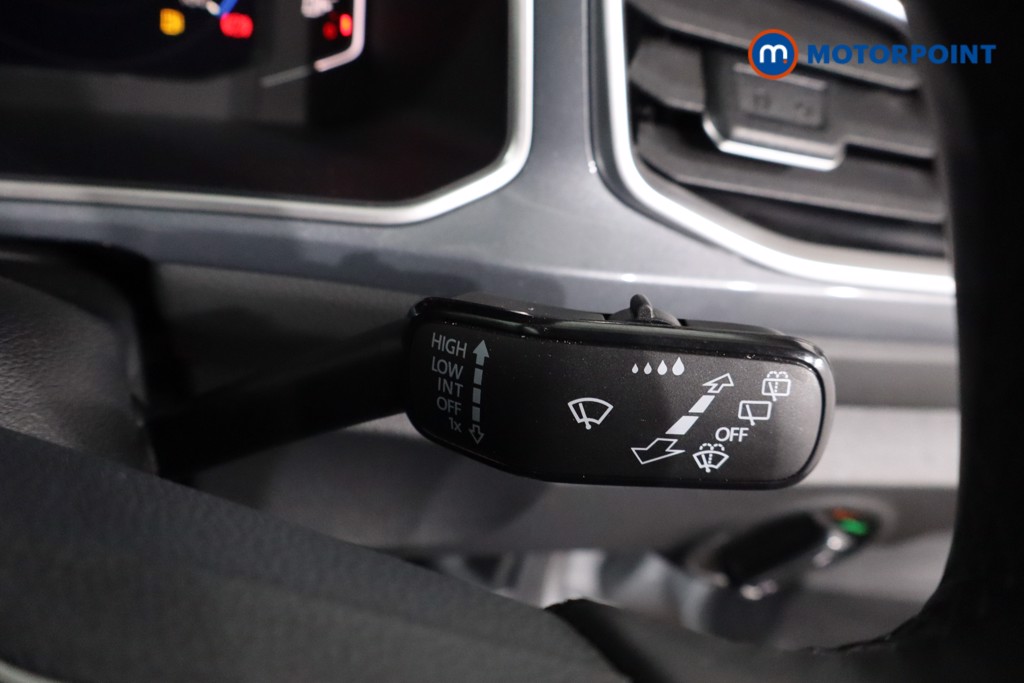 Used Volkswagen T-Roc 2023 for sale - 77946489: Photo 24