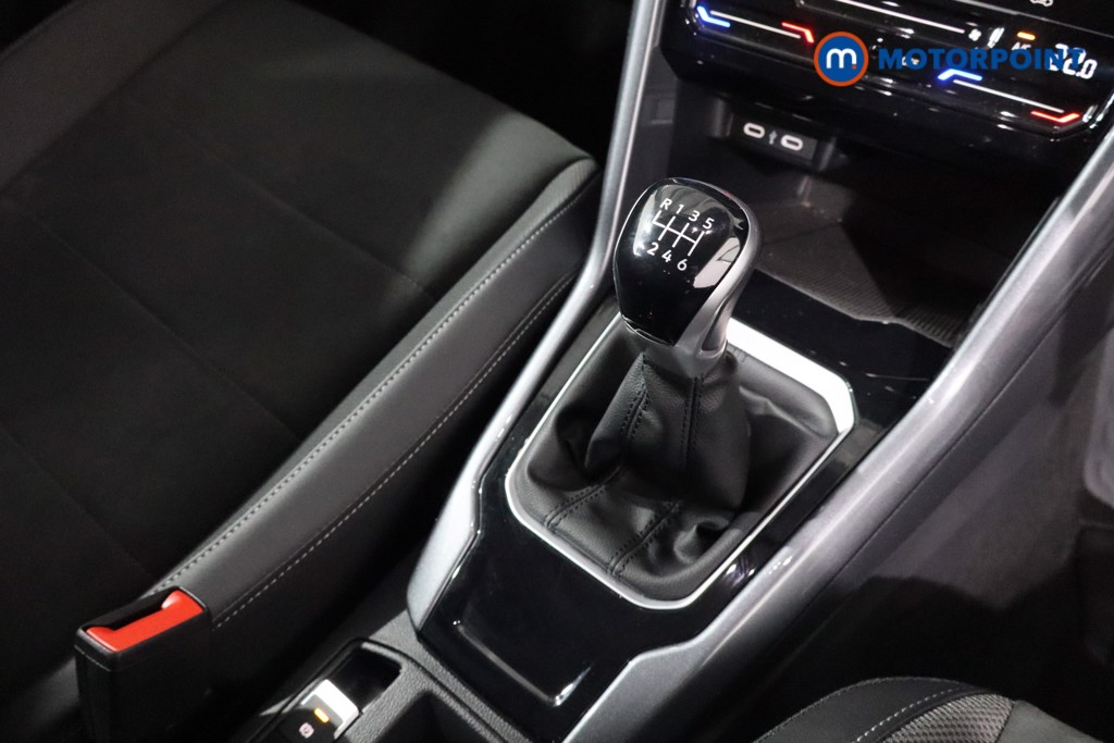 Used Volkswagen T-Roc 2023 for sale - 77946489: Photo 29