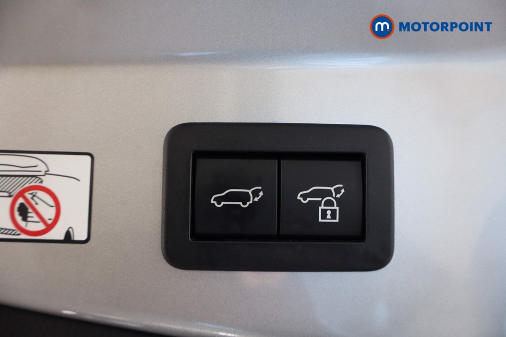 Used Toyota C-HR 2024 for sale - 76557666: Photo 44