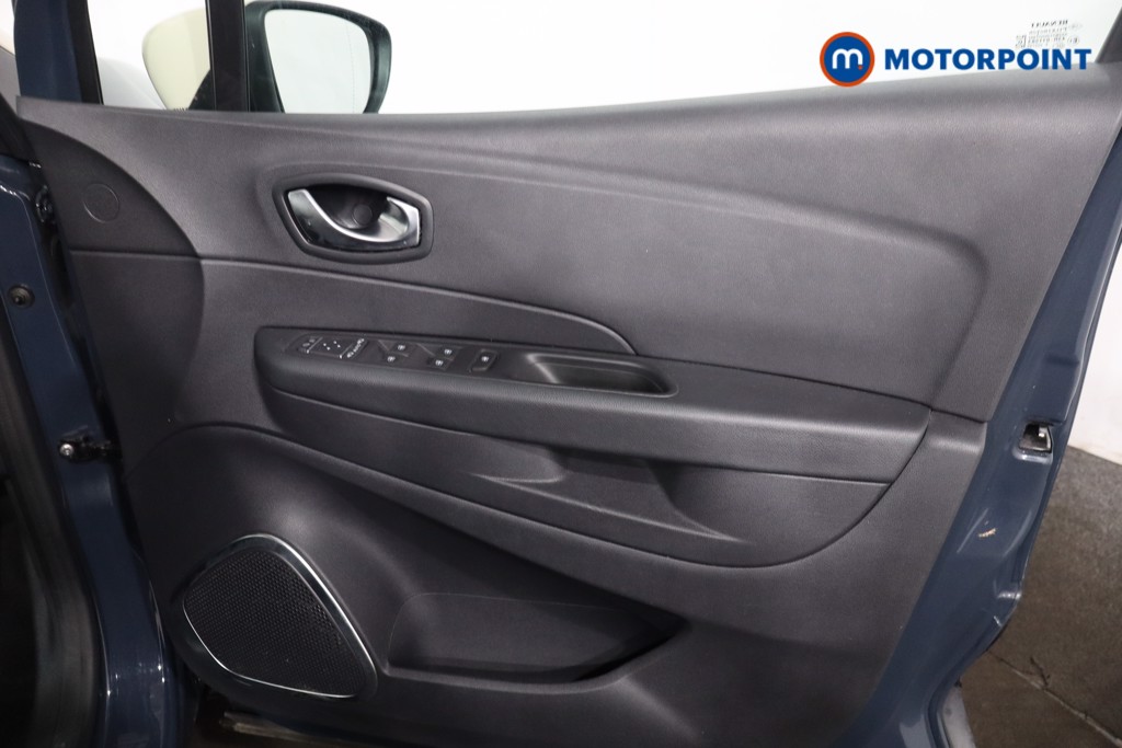 Used Renault Captur 2018 for sale - 77462856: Photo 32