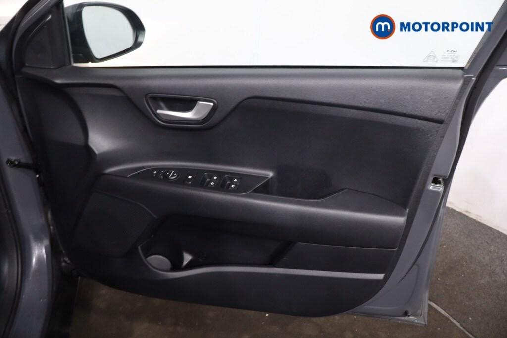 Used Kia Stonic 2022 for sale - 77932290: Photo 33