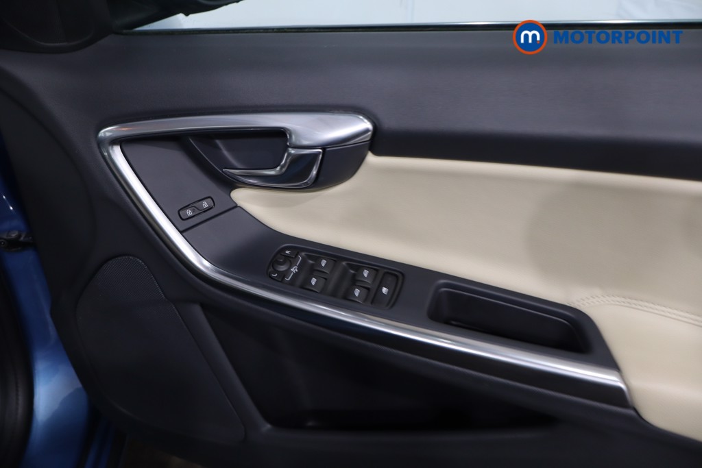 Used Volvo V60 2016 for sale - 78162852: Photo 34