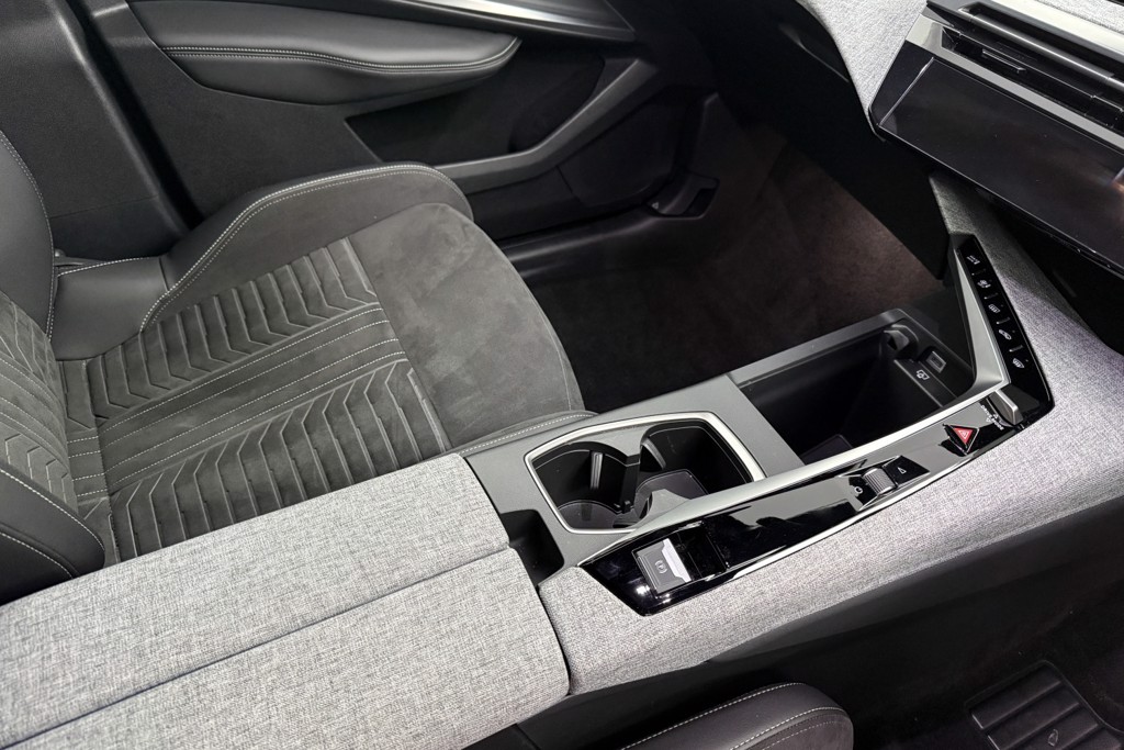 Used Peugeot 3008 2024 for sale - 76934066: Photo 25