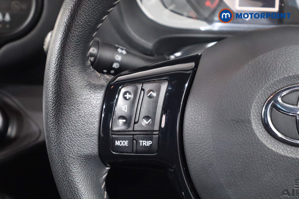 Used Toyota Yaris 2018 for sale - 76394817: Photo 15