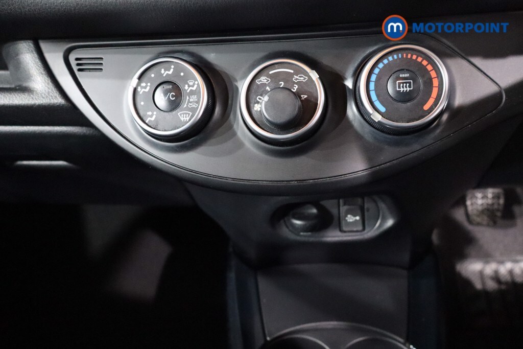 Used Toyota Yaris 2018 for sale - 76394817: Photo 26