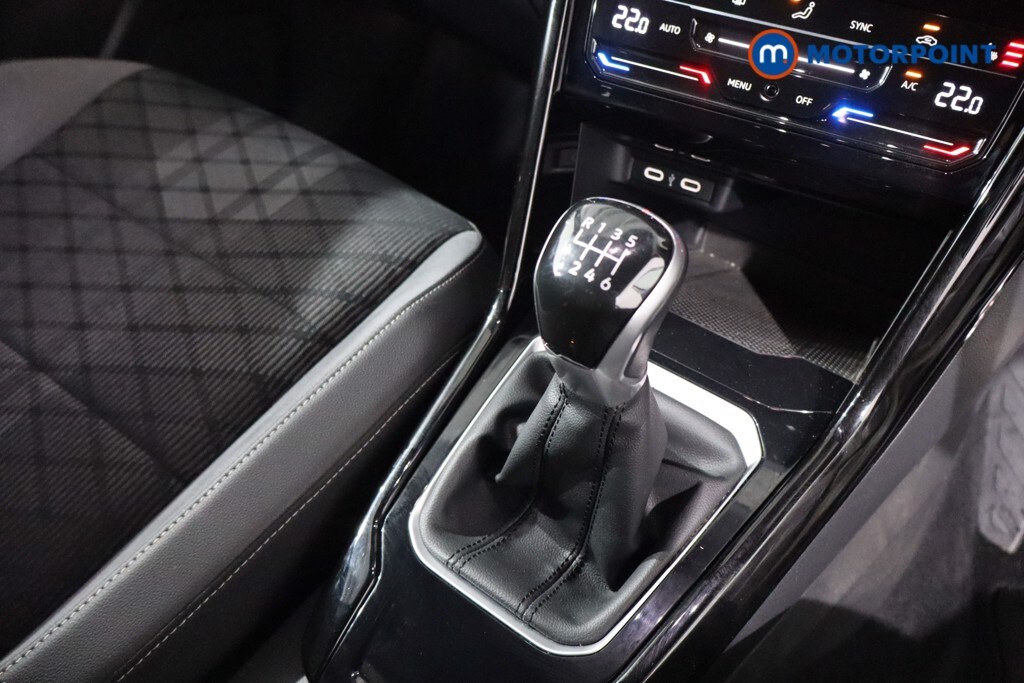 Used Volkswagen T-Roc 2024 for sale - 77932253: Photo 29