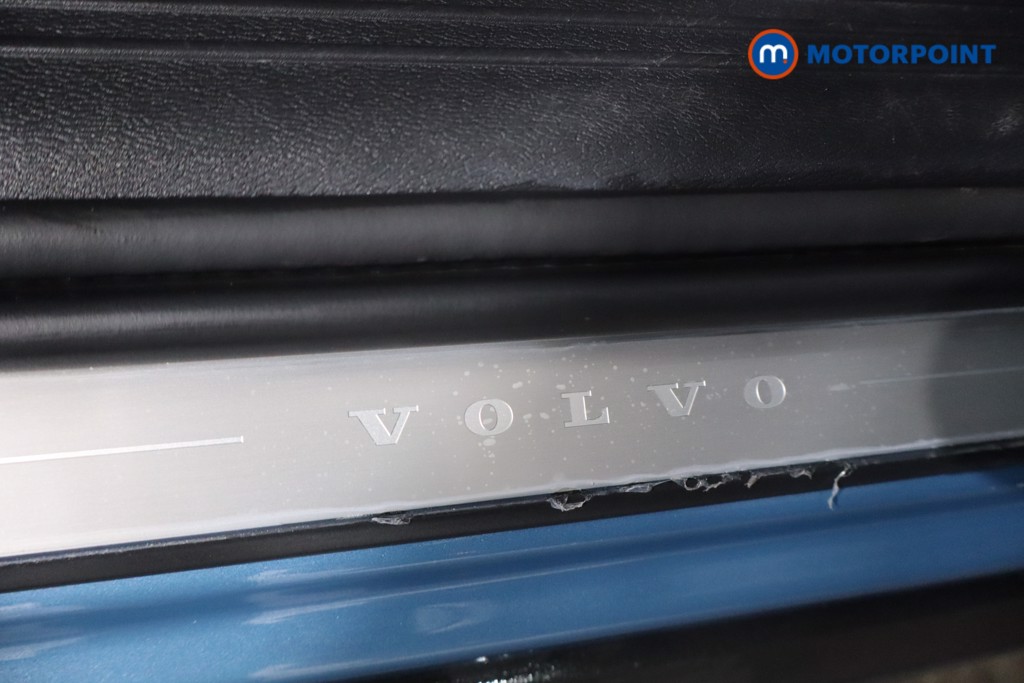 Used Volvo XC40 2023 for sale - 76750548: Photo 32