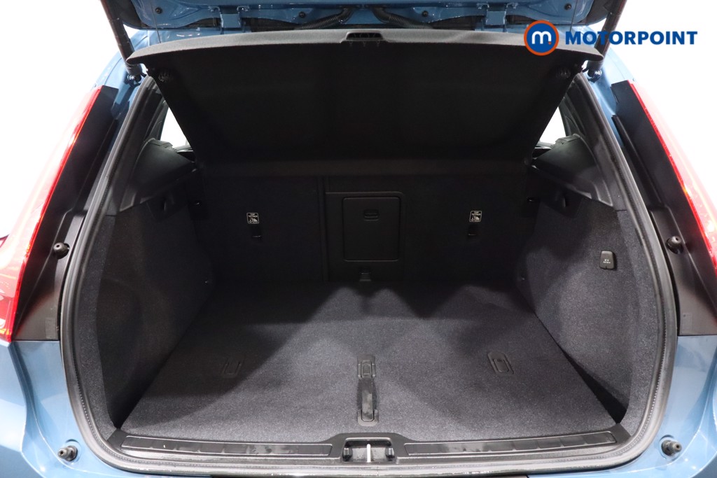 Used Volvo XC40 2023 for sale - 76750548: Photo 49