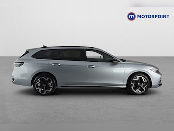 Used Volkswagen Passat 2025 for sale - 79392201: Photo