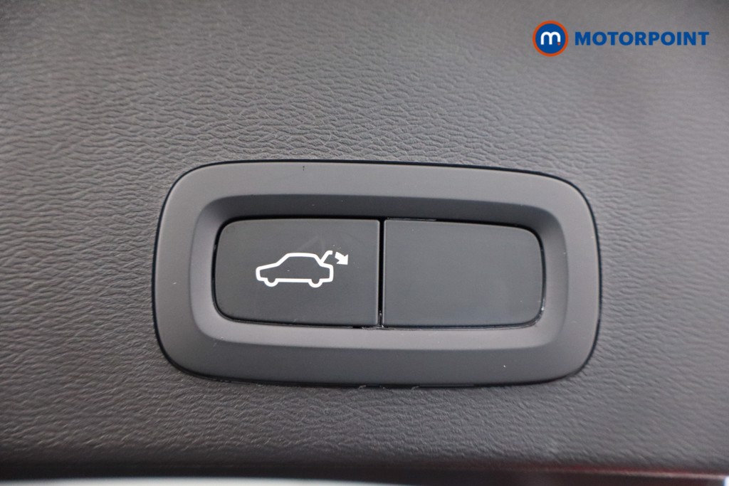 Used Volvo XC40 2024 for sale - 76449951: Photo 45