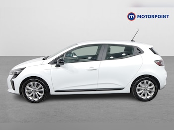 Used Renault Clio 2025 for sale - 76262213: Photo