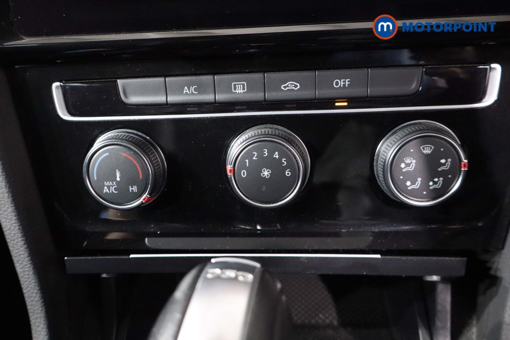 Used Volkswagen Golf 2018 for sale - 76636871: Photo 24