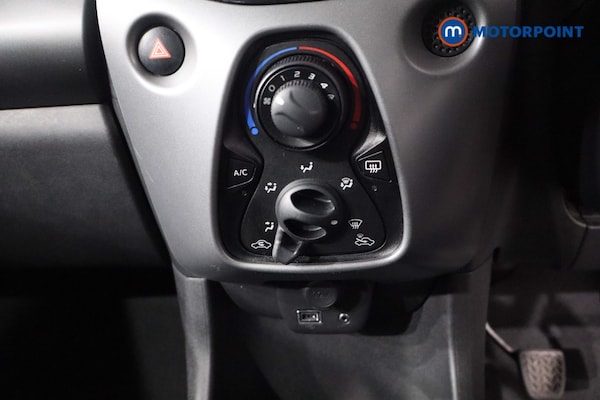 Used Toyota AYGO 2019 for sale - 76234988: Photo 27