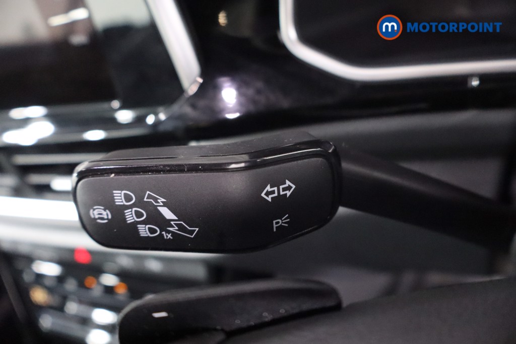 Used Volkswagen T-Roc 2023 for sale - 76340880: Photo 29