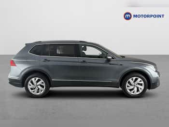 Used Volkswagen Tiguan Allspace 2023 for sale - 79615611: Photo