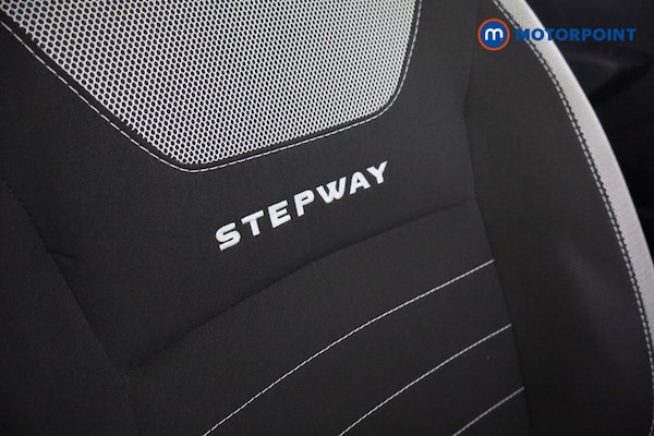 Used Dacia Sandero Stepway 2018 for sale - 76303262: Photo 33