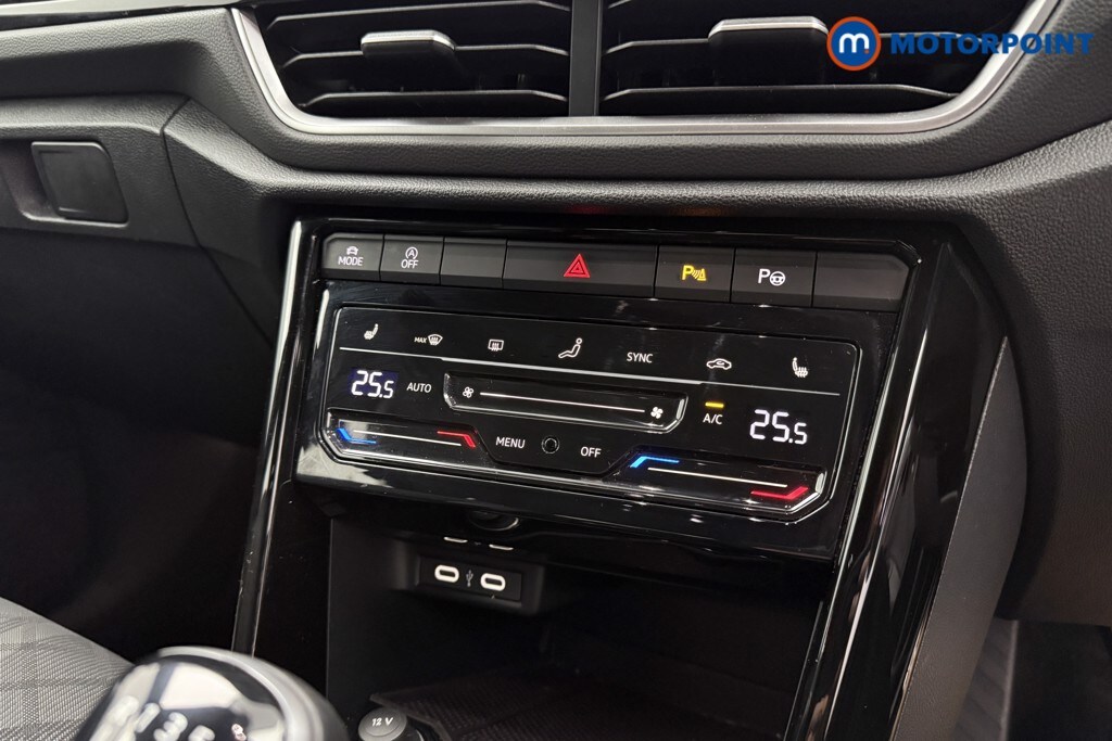 Used Volkswagen T-Roc 2023 for sale - 78075038: Photo 21