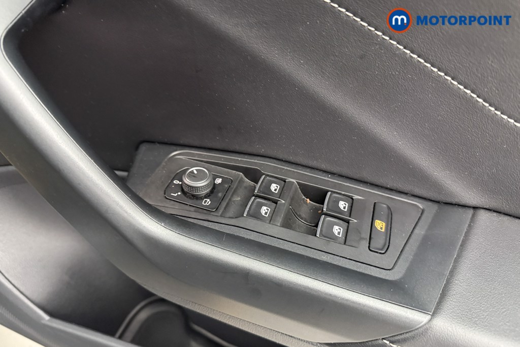 Used Volkswagen T-Roc 2023 for sale - 78075038: Photo 25