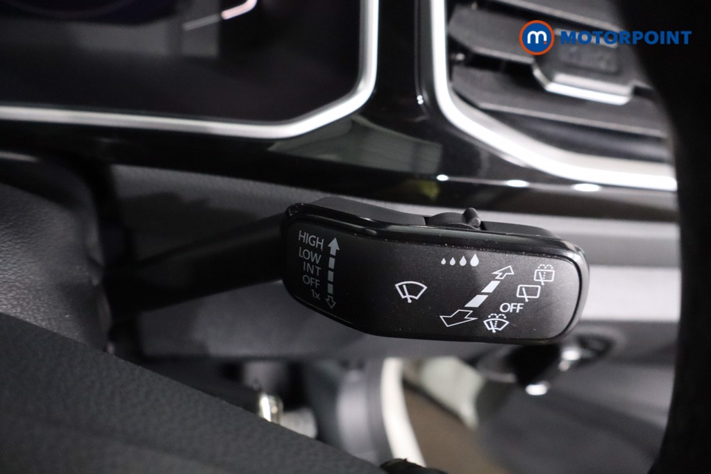 Used Volkswagen T-Roc 2024 for sale - 77872851: Photo 23