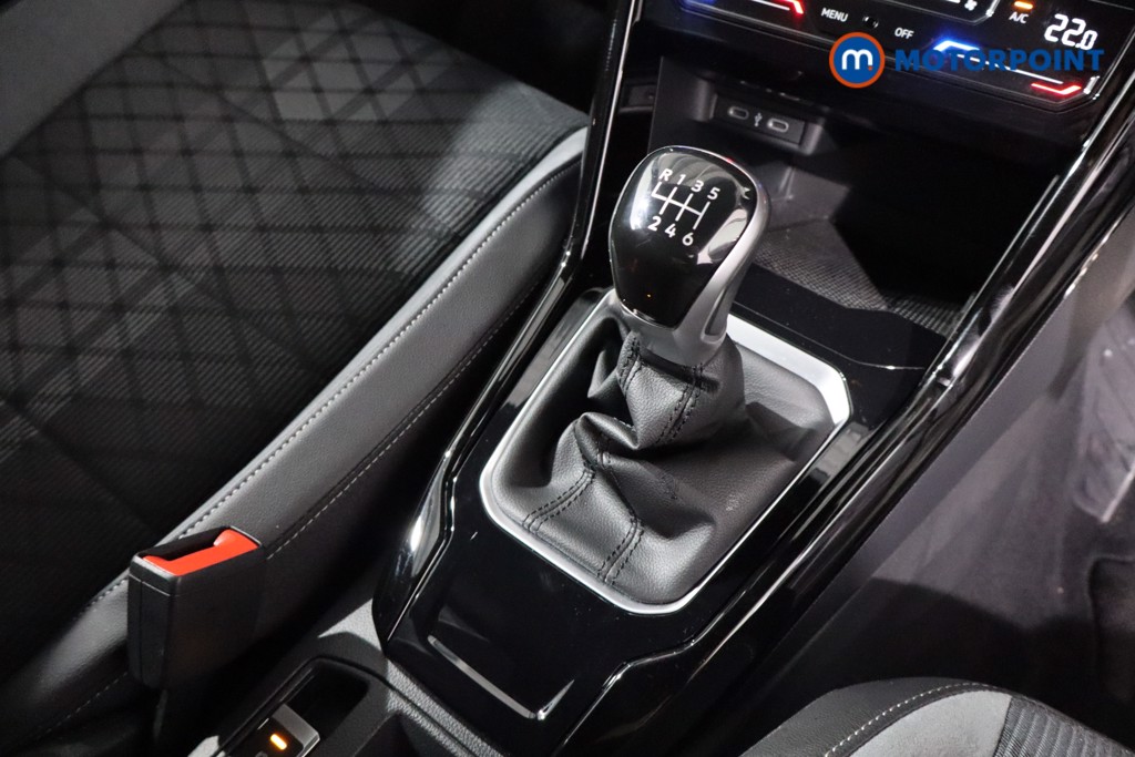 Used Volkswagen T-Roc 2024 for sale - 77872851: Photo 30