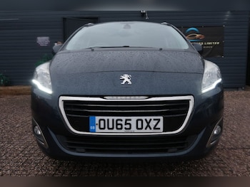 Used Peugeot 5008 2015 for sale - 77952277: Photo