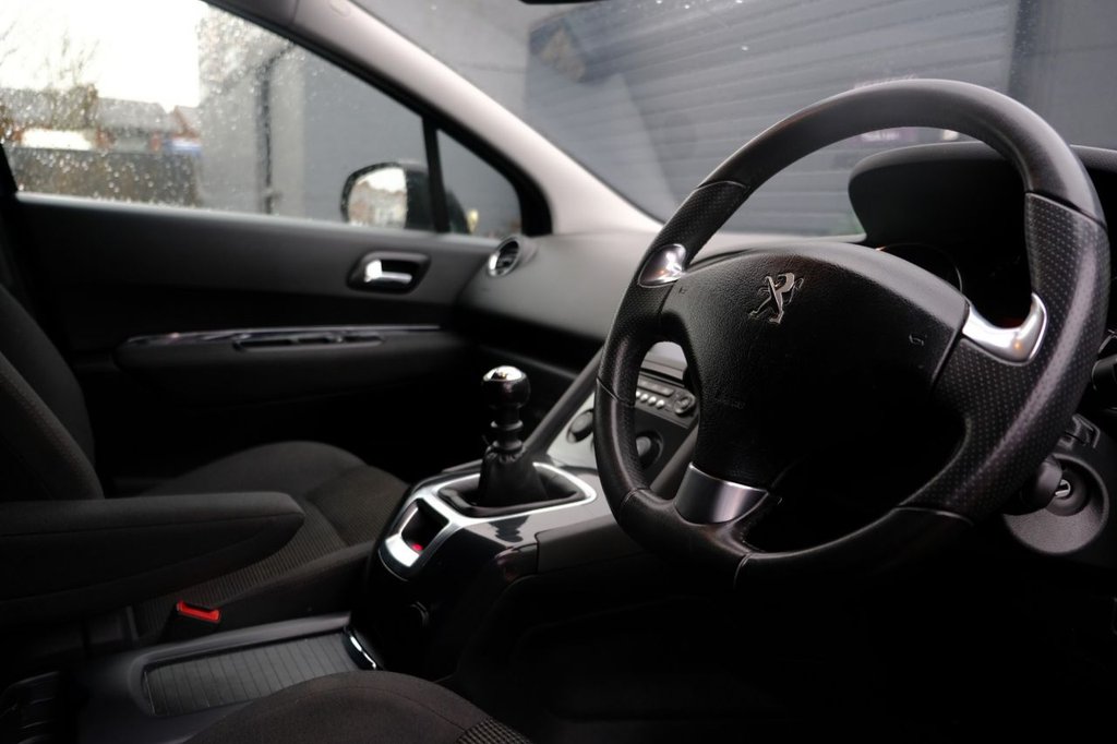 Used Peugeot 5008 2015 for sale - 77952277: Photo 6