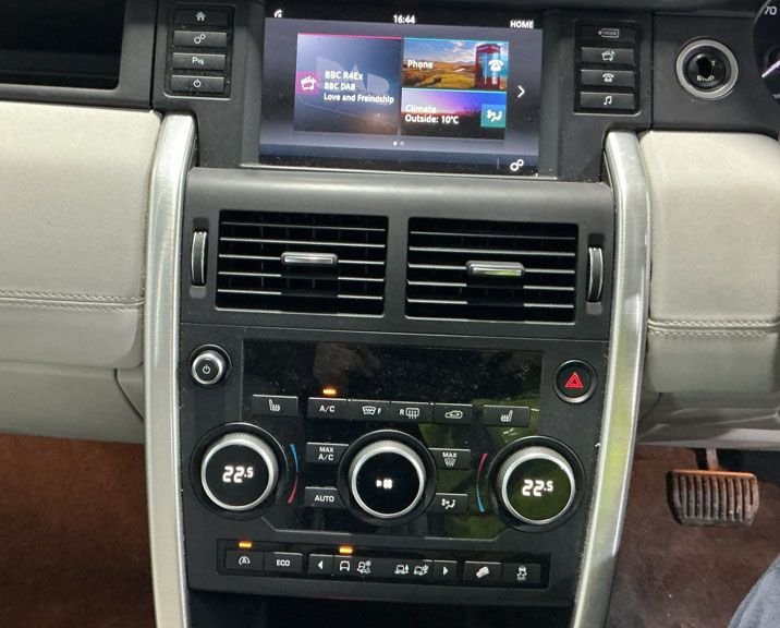 Used Land Rover Discovery Sport 2015 for sale - 77302253: Photo 2