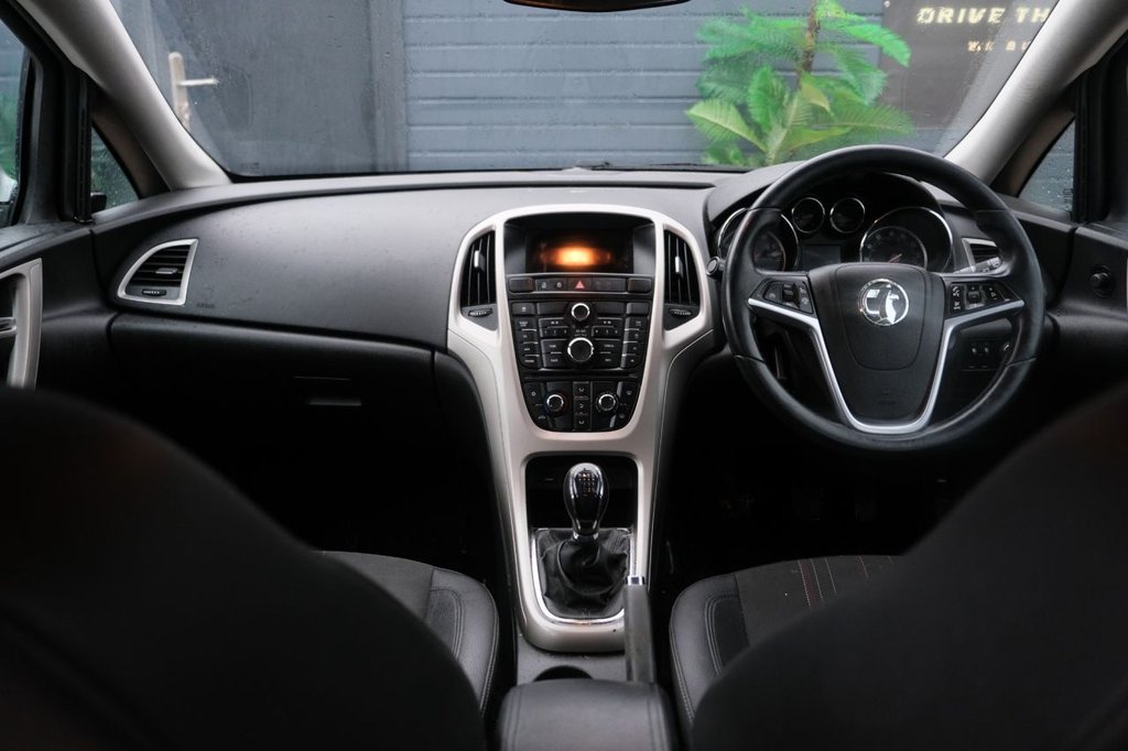 Used Vauxhall Astra 2014 for sale - 77220835: Photo 10