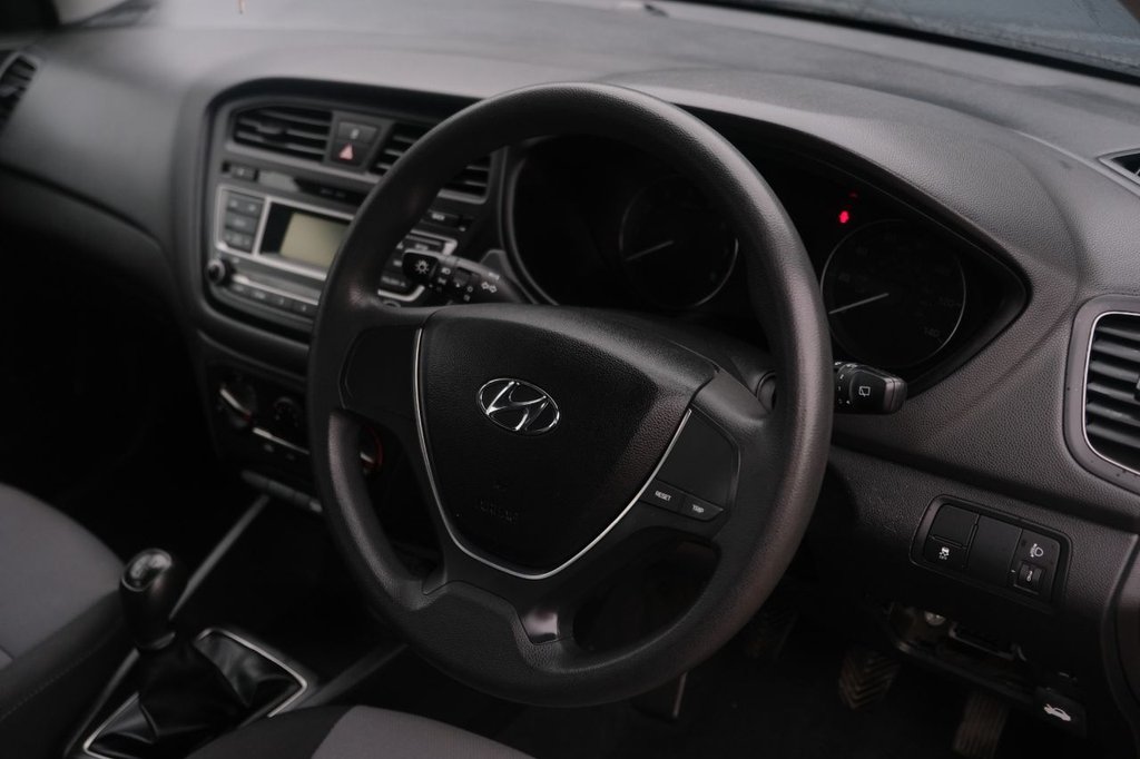 Used Hyundai i20 2017 for sale - 77849601: Photo 9