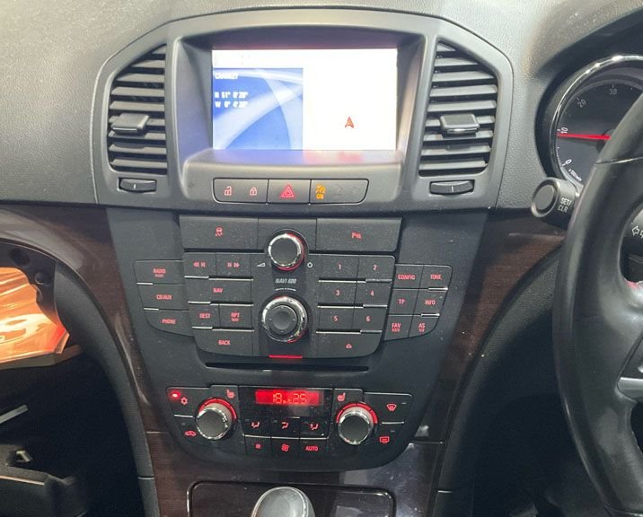 Used Vauxhall Insignia 2012 for sale - 77583046: Photo 2