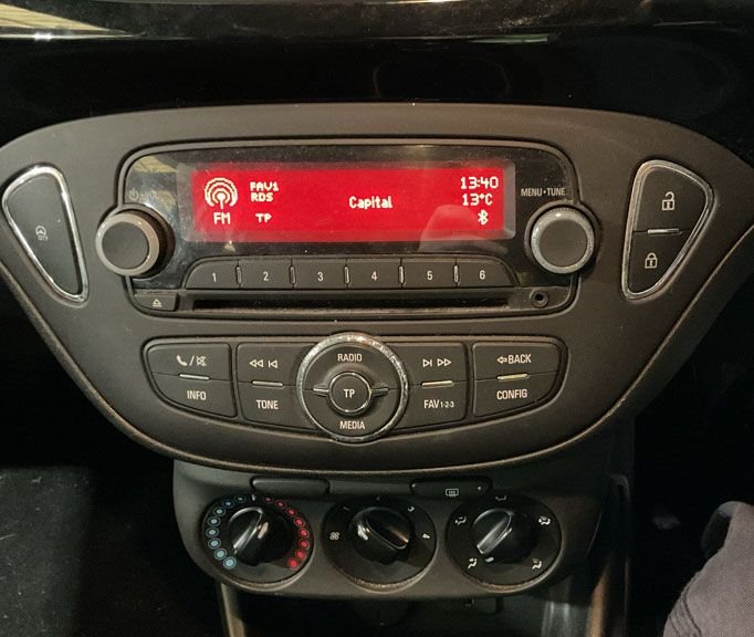 Used Vauxhall Corsa 2015 for sale - 78002982: Photo 2