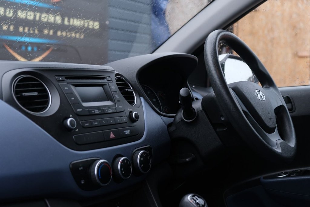 Used Hyundai i10 2014 for sale - 77220854: Photo 9