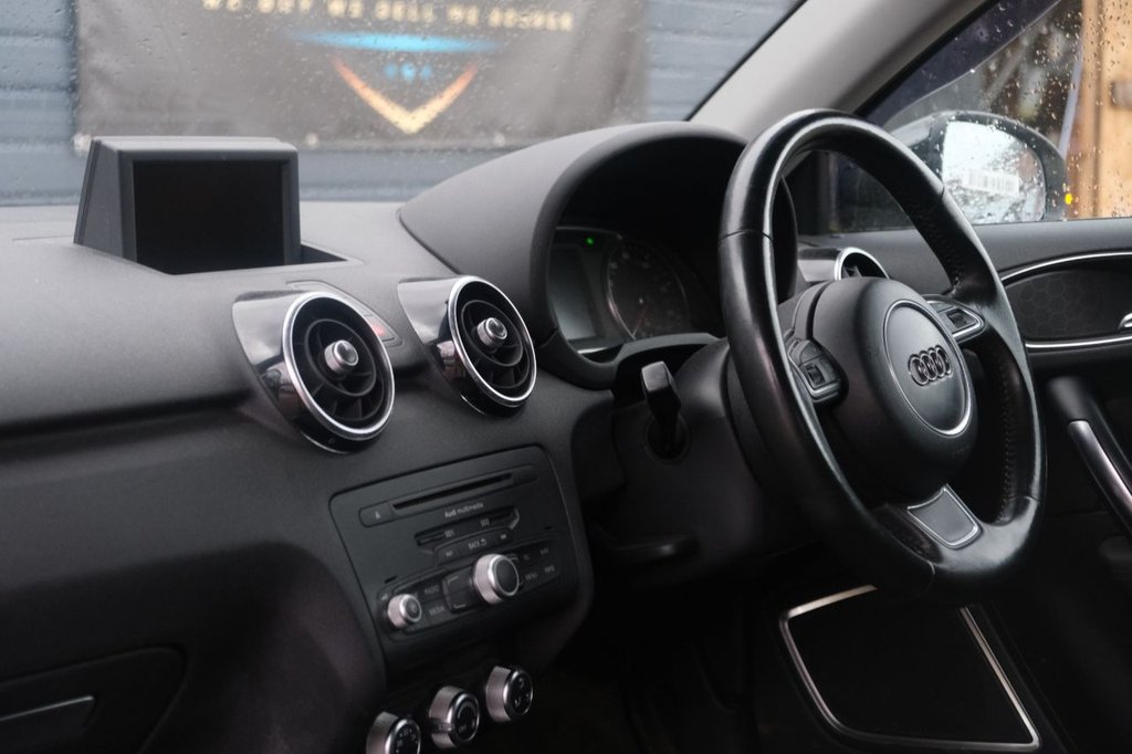 Used Audi A1 2010 for sale - 77919653: Photo 11