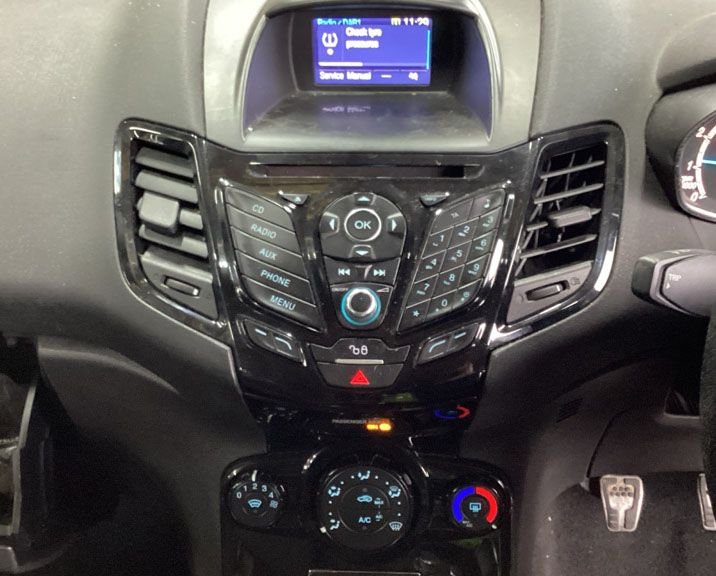 Used Ford Fiesta 2016 for sale - 77427923: Photo 2