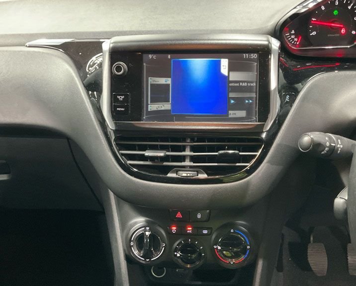 Used Peugeot 208 2013 for sale - 77850212: Photo 2