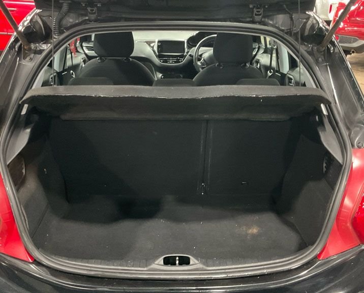 Used Peugeot 208 2013 for sale - 77850212: Photo 6