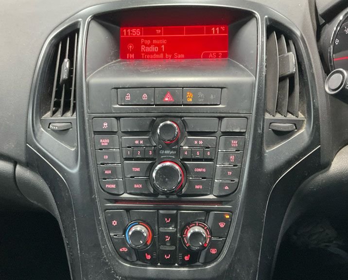 Used Vauxhall Astra 2015 for sale - 77583027: Photo 2