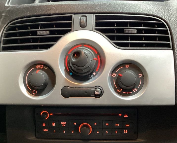 Used Renault Kangoo 2014 for sale - 77341355: Photo 2