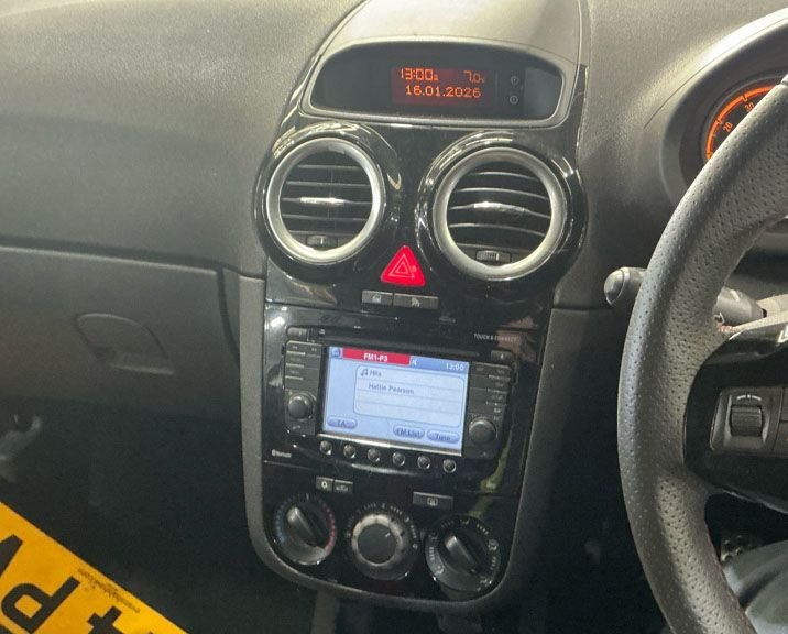 Used Vauxhall Corsa 2014 for sale - 77341488: Photo 2