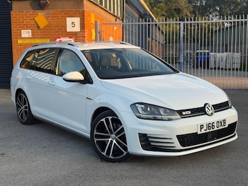 Used Volkswagen Golf 2016 for sale - 75611640: Photo