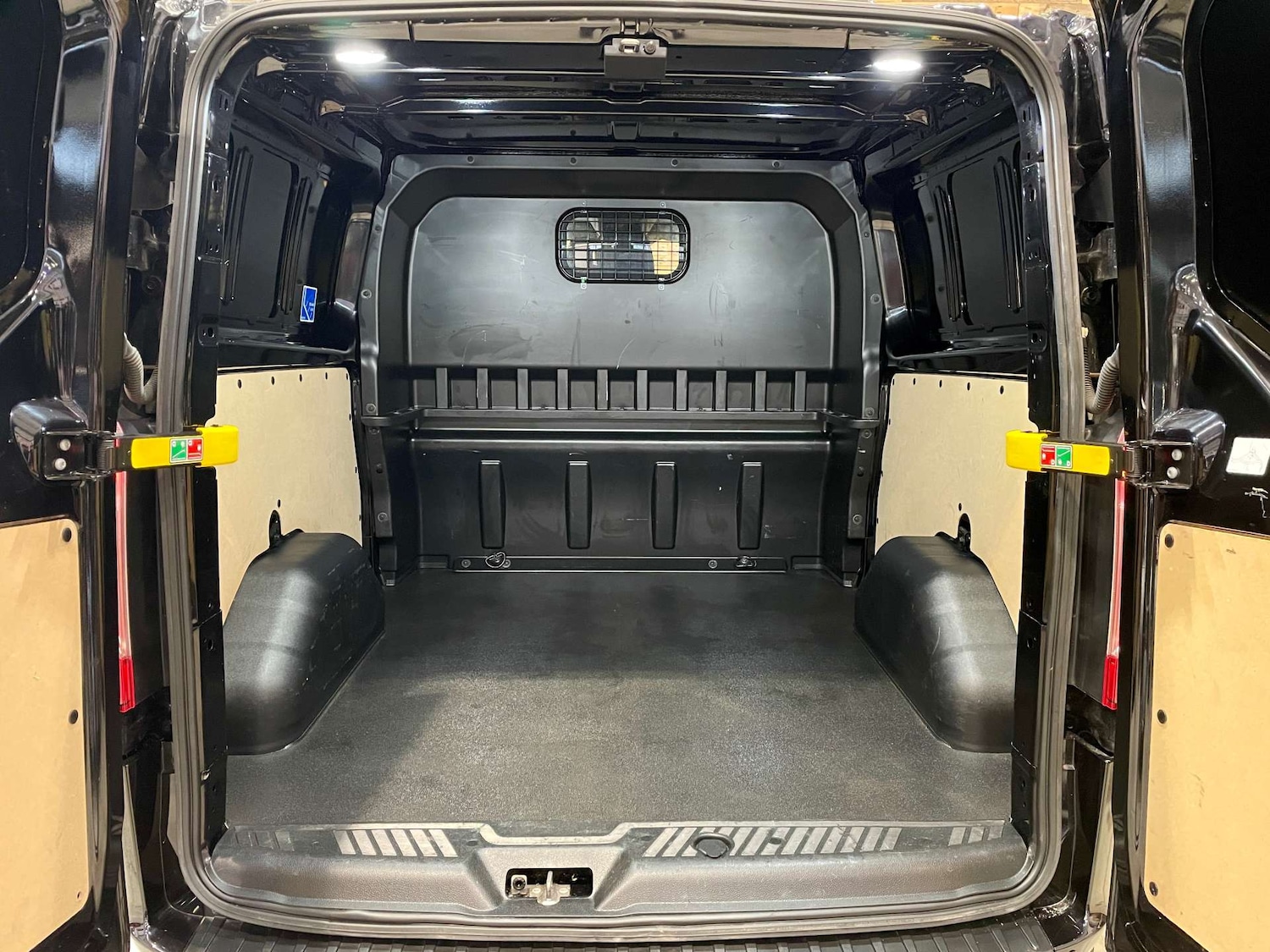 Used Ford Transit Custom 2022 for sale - 77762381: Photo 31