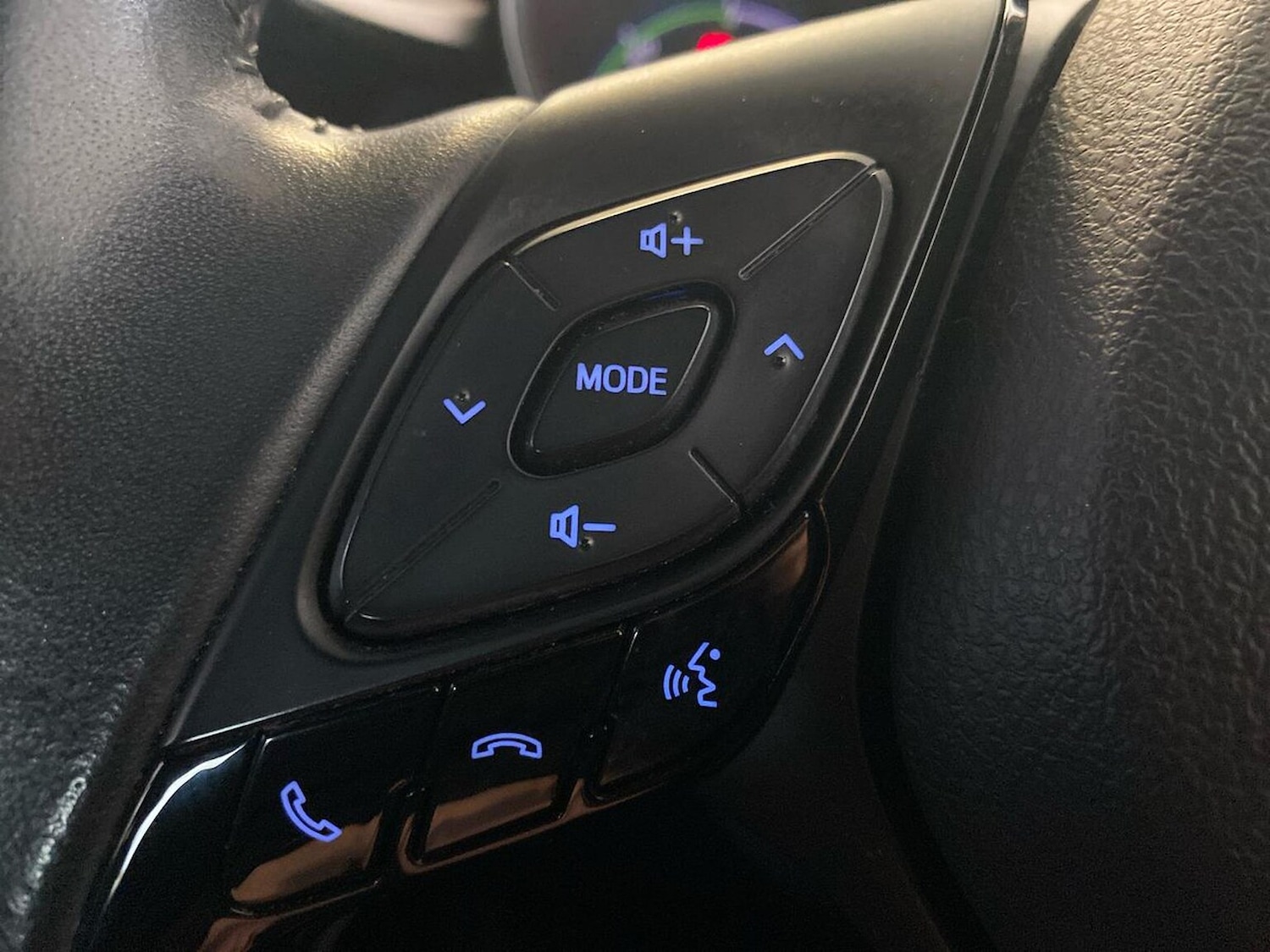 Used Toyota C-HR 2020 for sale - 76331052: Photo 26