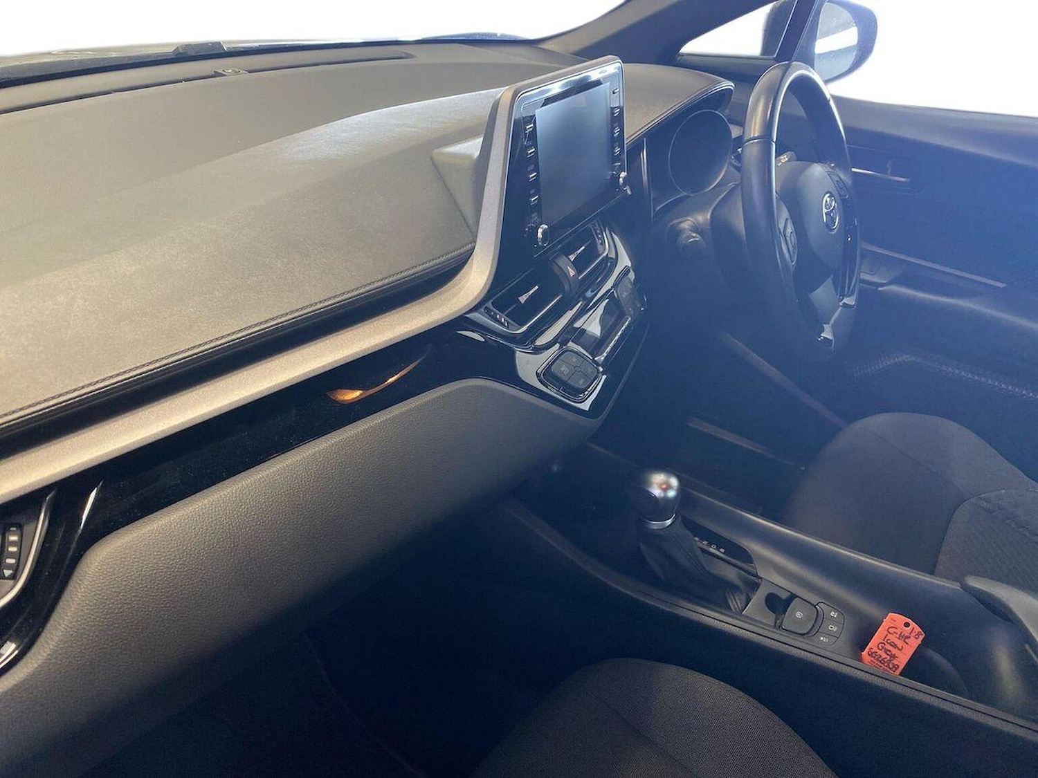 Used Toyota C-HR 2020 for sale - 76331052: Photo 7