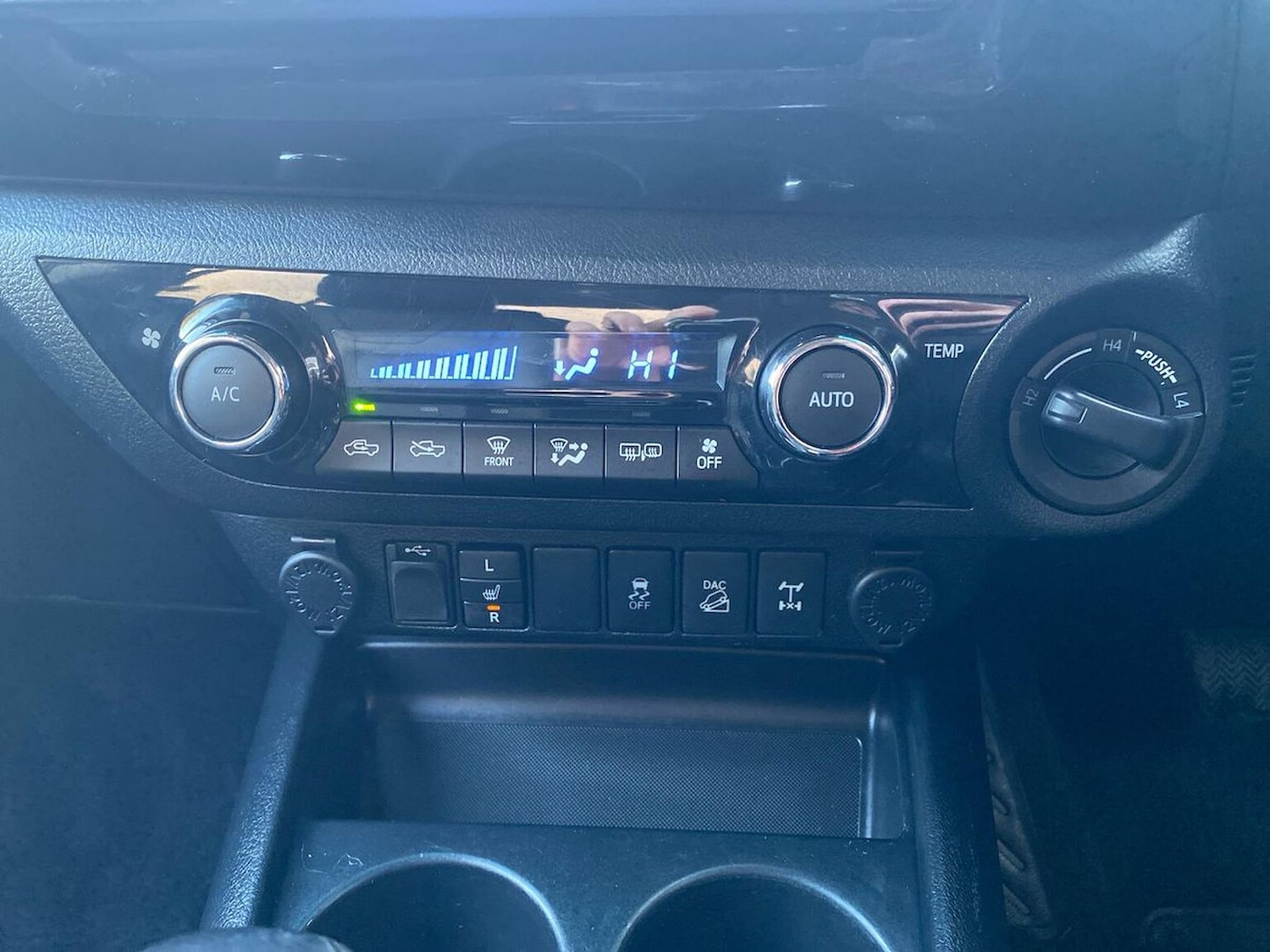 Used Toyota Hilux 2017 for sale - 76974533: Photo 12