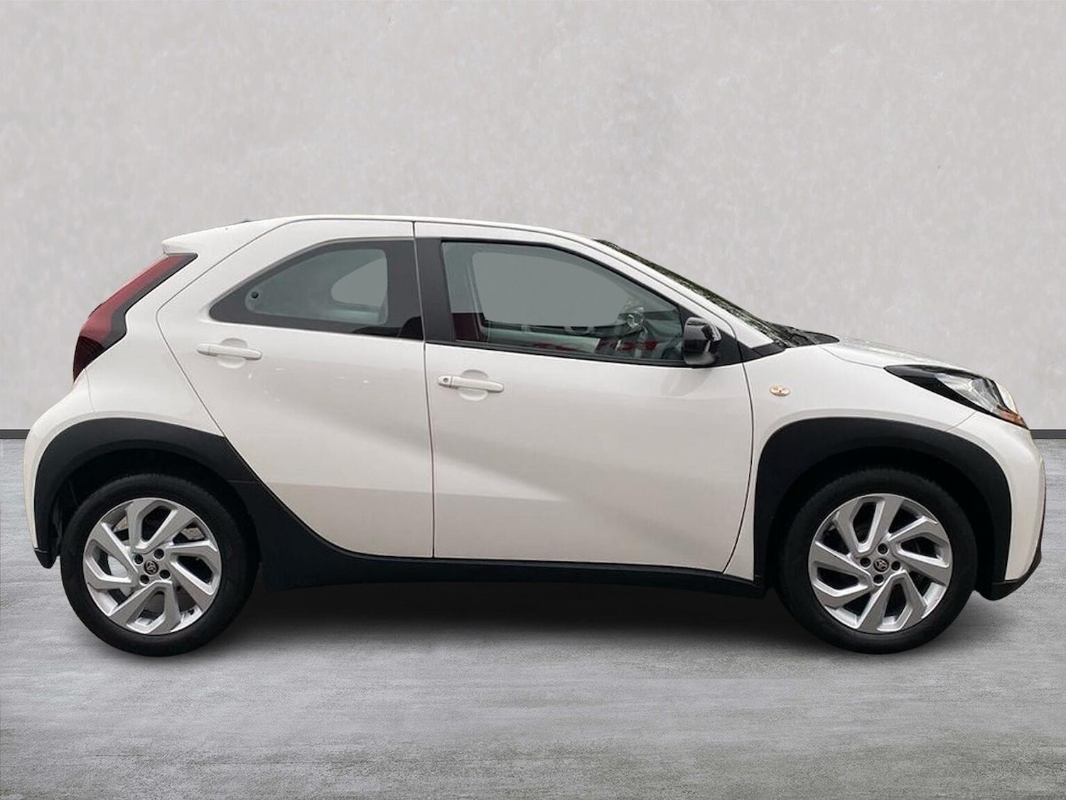 Used Toyota Aygo X 2023 for sale - 76181398: Photo 3
