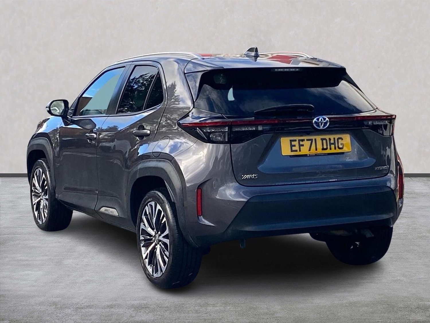 Used Toyota Yaris Cross 2022 for sale - 76346985: Photo 2